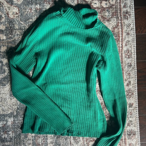 Green Ribbed Knit Top - Picture 2 of 4